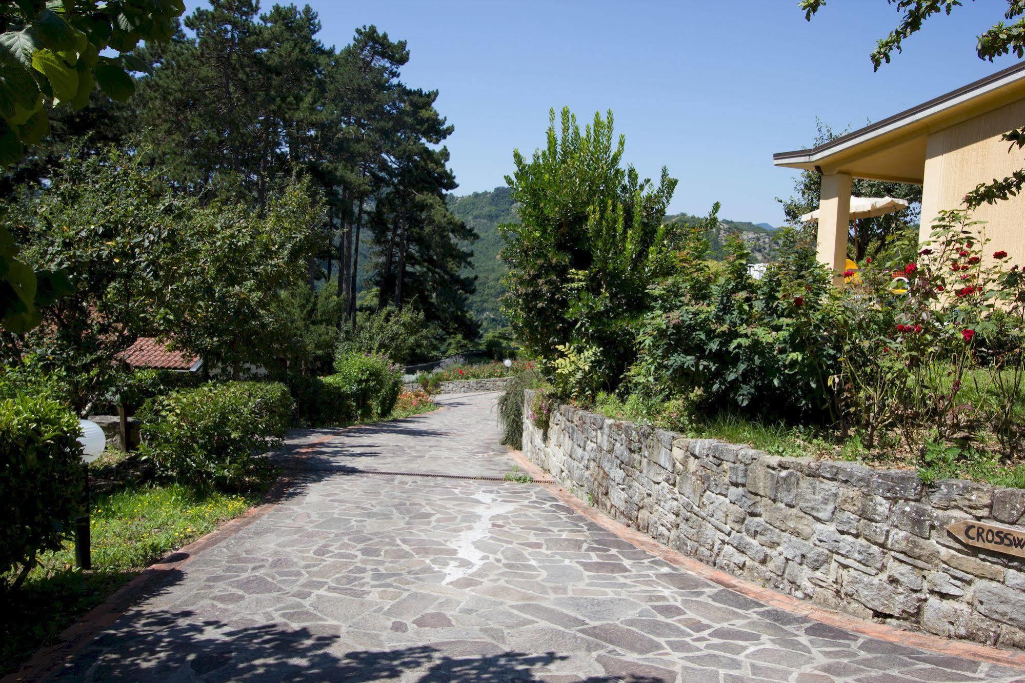 Antico Borgo I Cancelli بالازولو سول سينيو المظهر الخارجي الصورة